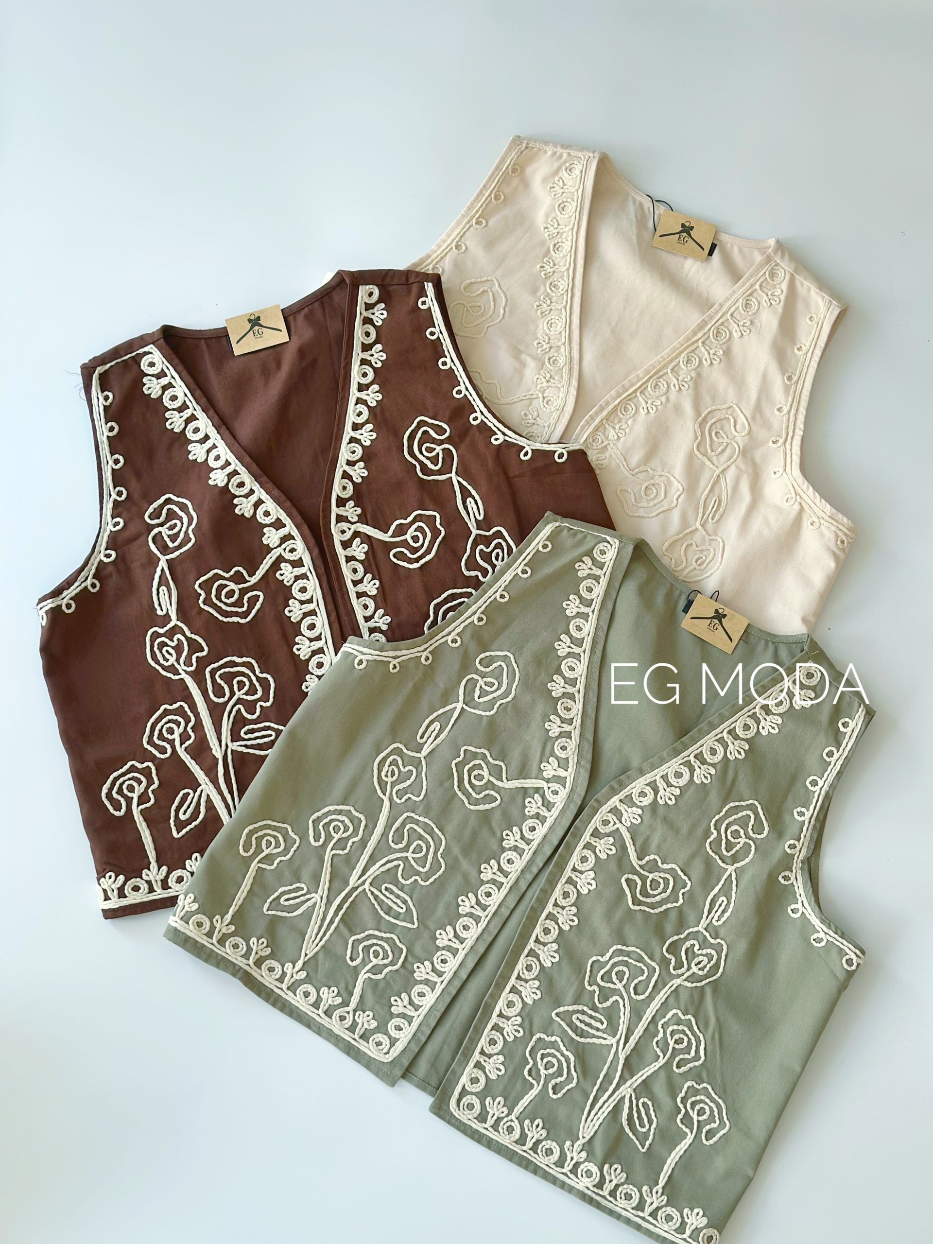 CHALECO BORDADO FLOR