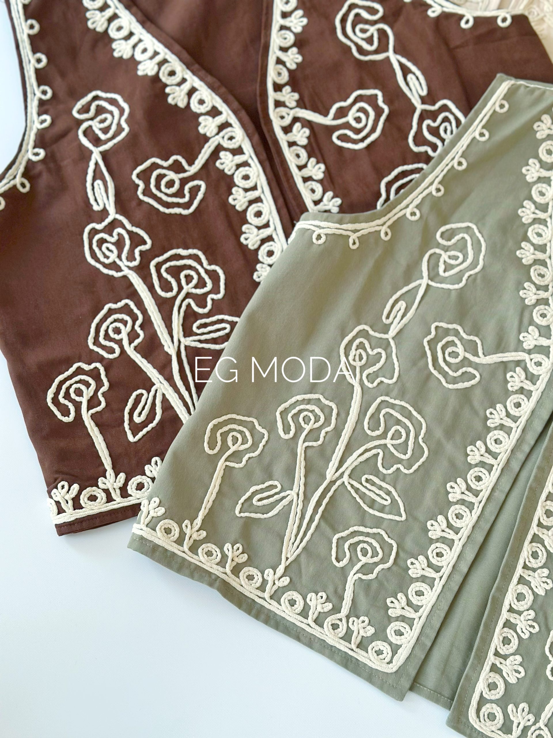 CHALECO BORDADO FLOR