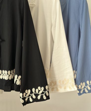 BLUSA C/lazos y bordado