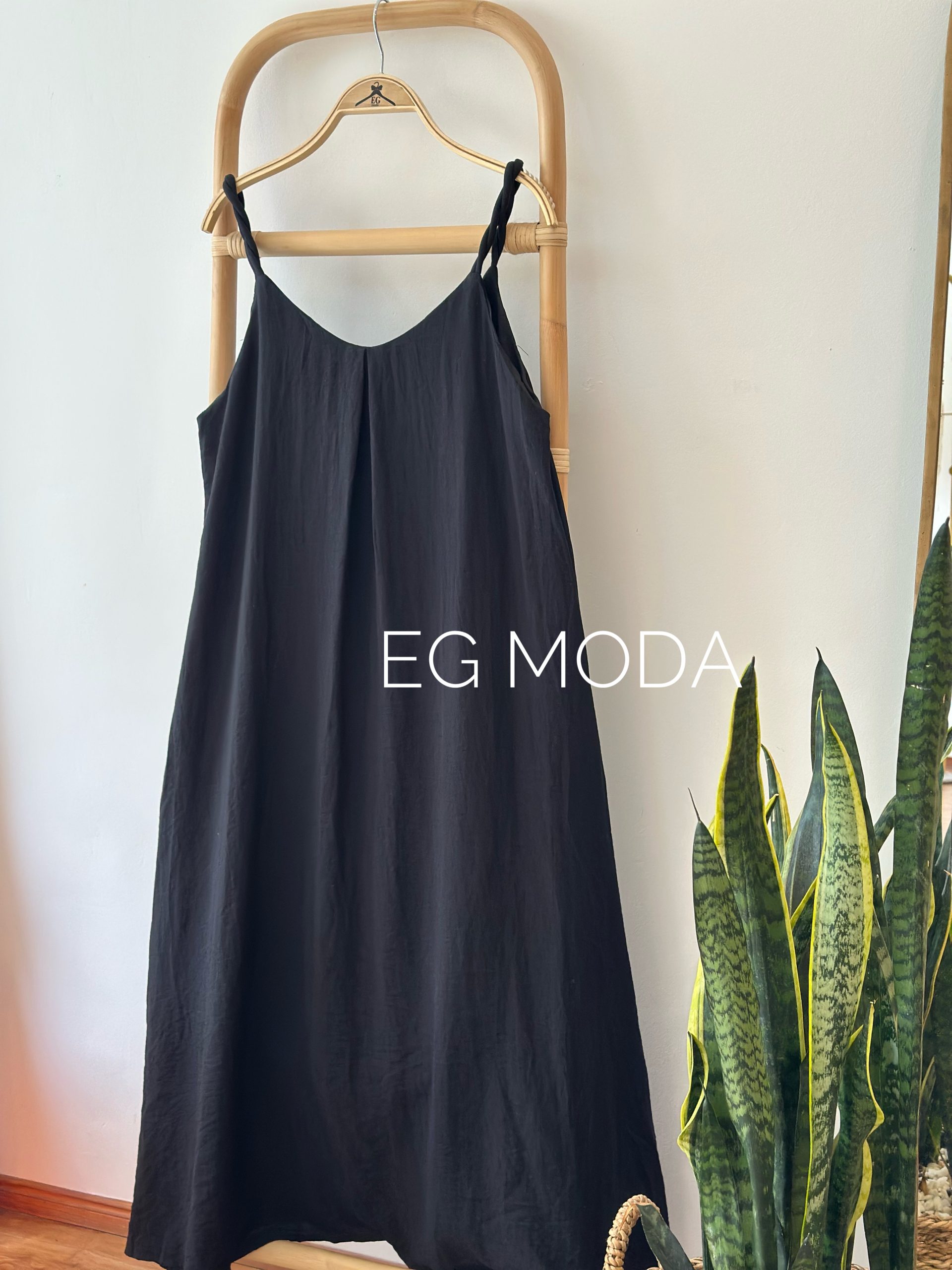 VESTIDO SOLERA NEGRA