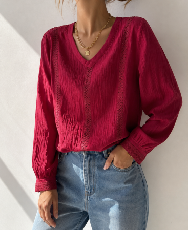 BLUSA CON BRODERY BORDO