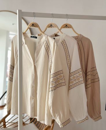BLUSA SIMIL LINO BORDADA