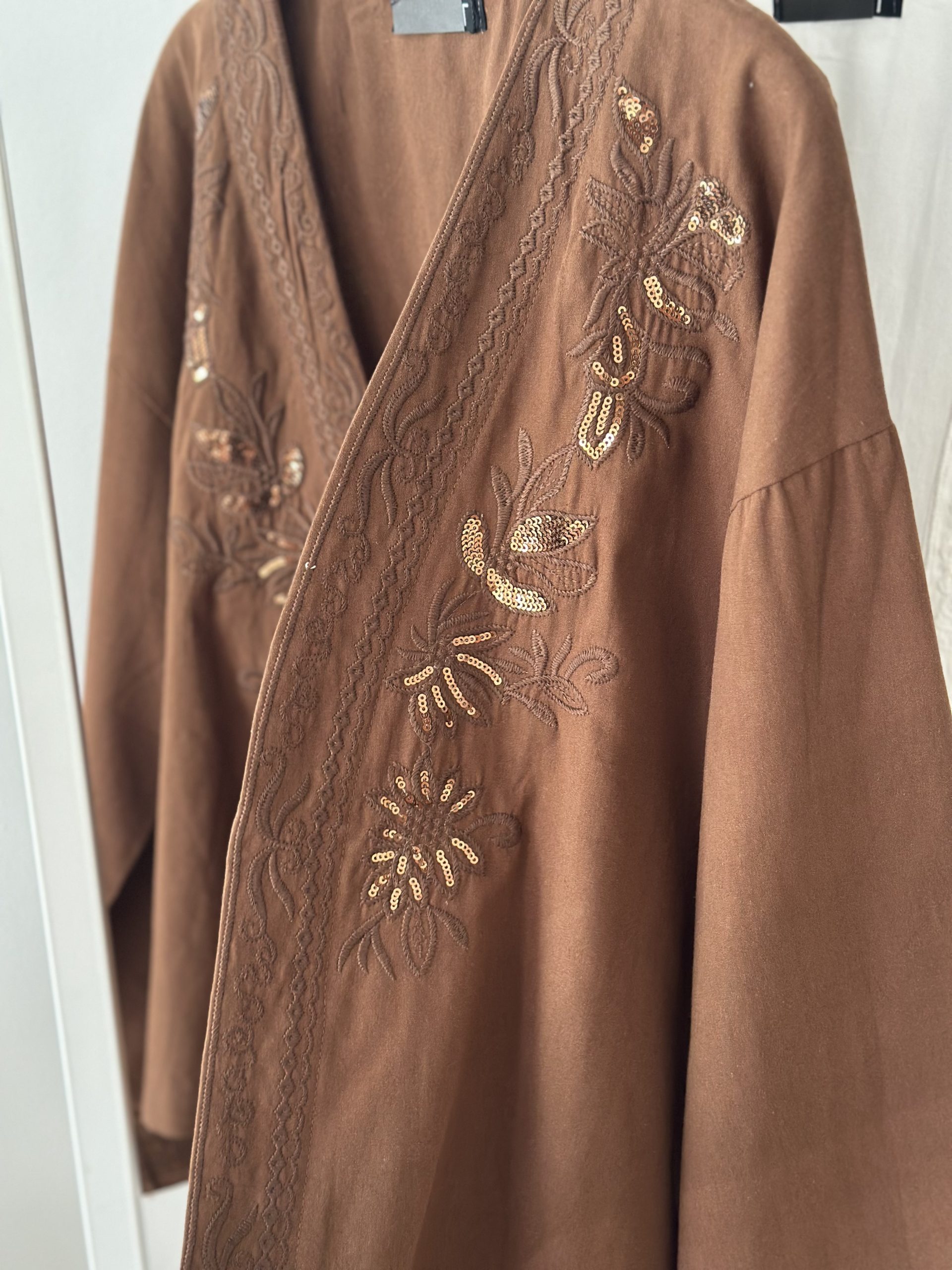 CHAQUETA BORDADA