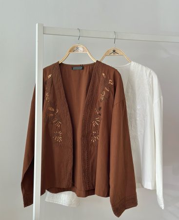 CHAQUETA BORDADA