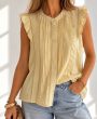 BLUSA CON BOTNES Y VOLADO