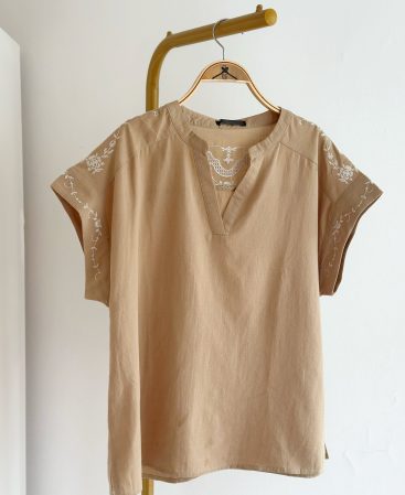 BLUSA LINO BORDADA
