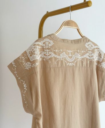 BLUSA LINO BORDADA